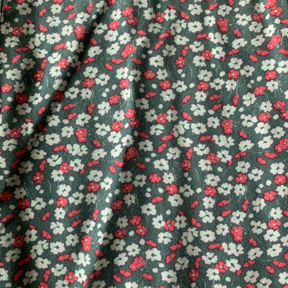 Old Navy girls dress. Size 6-7. Multi colored. Good condition.